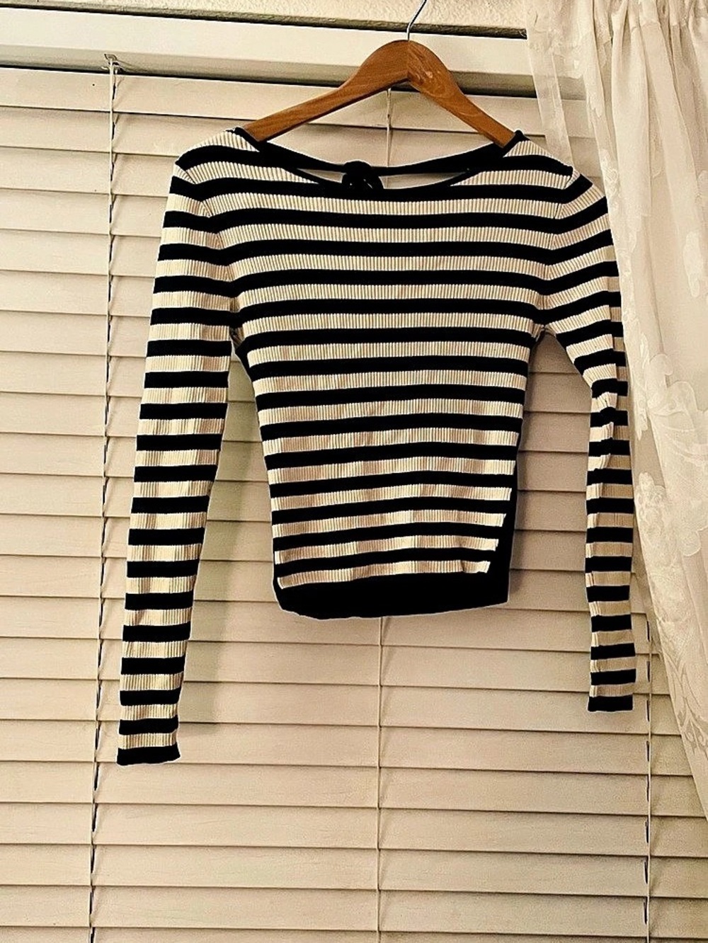 Zara Striped Long Sleeve Top in Black & White Size Medium Like N﻿